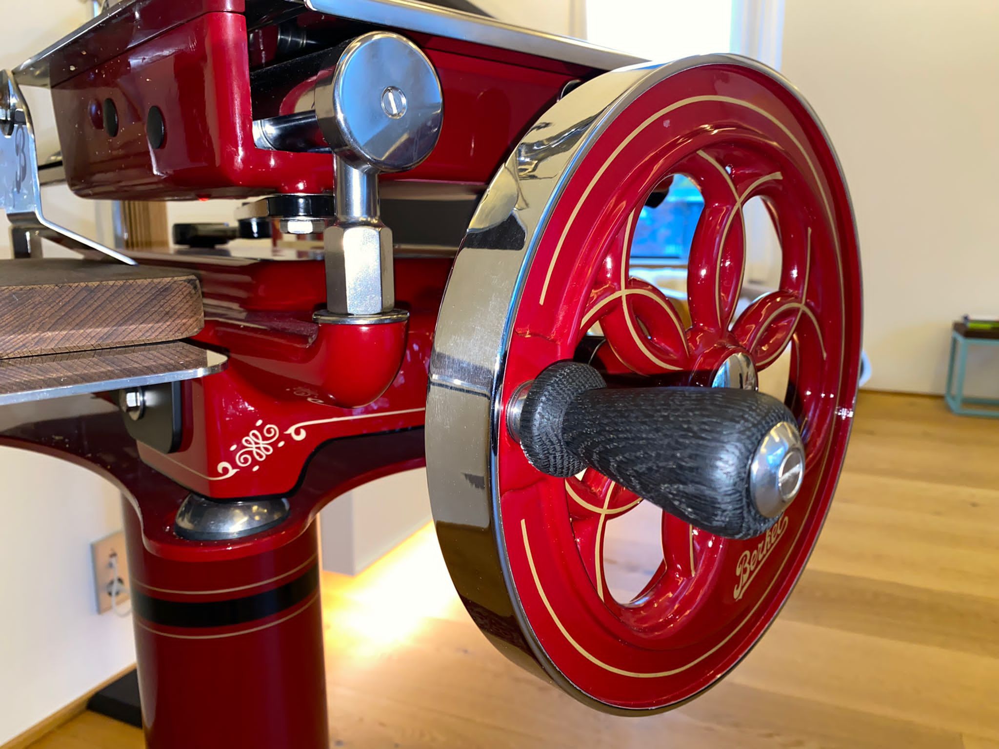 Berkel B114 mit Spezialgriff aus Holz